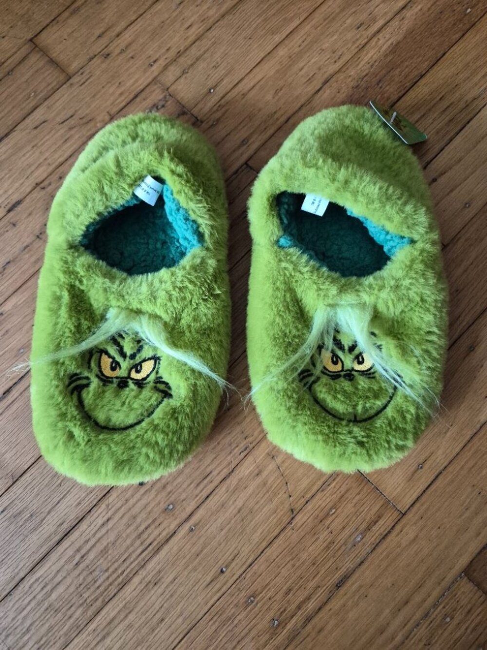 NEW Grinch Slippers